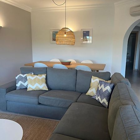 Luxury Apartment With Free Use Of Pool, Gym And Spa 라고스 외부 사진